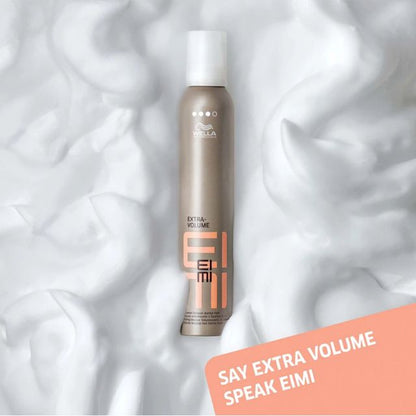 Wella Eimi Extra Volume Styling Mousse mit 75ml und Schaum im Hintergrund